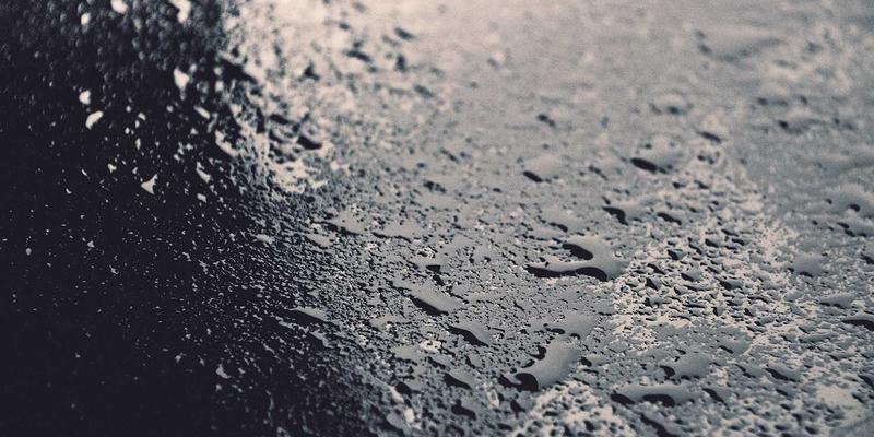 Cazzos80:当紫色禅意邂逅街头潮流,一场东方美学的现代复兴